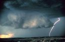  A meteorolgiai elrejelzs a htft kivve, a ht minden napjra gr est, zport, zivatart. A kp illusztrci. Kp: Wikipdia   