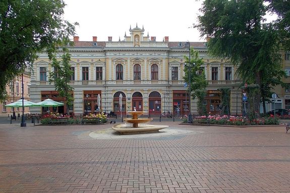 Cstrtkn, pnteken s szombaton, rendezvnytrr alakul Bkscsabai ftere, a Szent Istvn tr. Kp: Wikimedia Commons