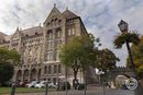 A Magyar Nemzeti Levltr Orszgos Levltrnak plete Budapesten, 2025. oktber 15-n, amikor Mczr Gbor, a Nemzeti rksg Intzetnek figazgatja bejelentette, hogy a budai Vrnegyed nemzeti emlkhely rszv vlhat. Kp: MTI / Kocsis Zoltn