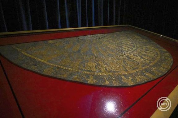 A magyar koron�z�si pal�st a Magyar Nemzeti M�zeumban, az �rz� terem fel�j�t�s�r�l tartott sajt�t�j�koztat� napj�n, 2025. december 12-�n. K�p: MTI / Purger Tam�s