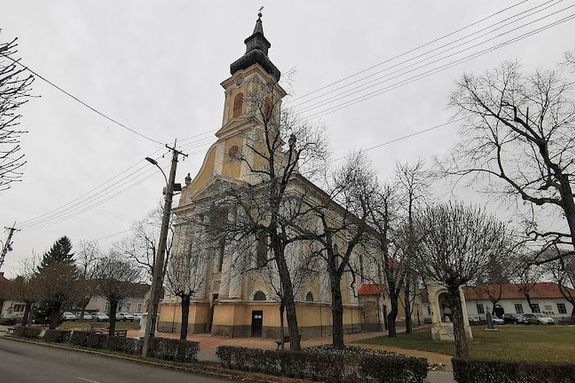 Gyul�n, N�metv�roson, a Szent J�zsef Templom harangz�g�ssal k�sz�nt�tte a haza�rkez�ket. K�p: oroksegnapok.gov.hu   