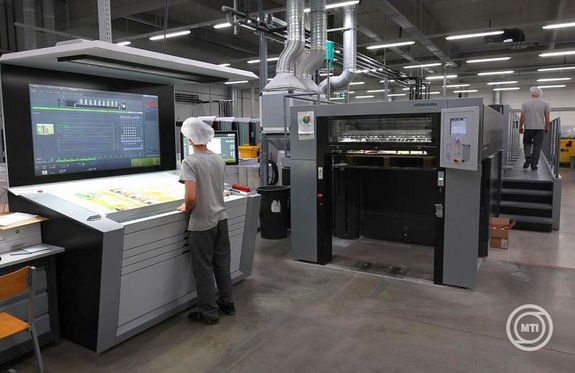 Az osztr�k Marzek Kner Packaging Kft. �jabb beruh�z�s�nak, az �zemcsarnoknak janu�r 16-i �tad�sa, B�k�scsab�n. K�p: MTI / Lehoczky P�ter