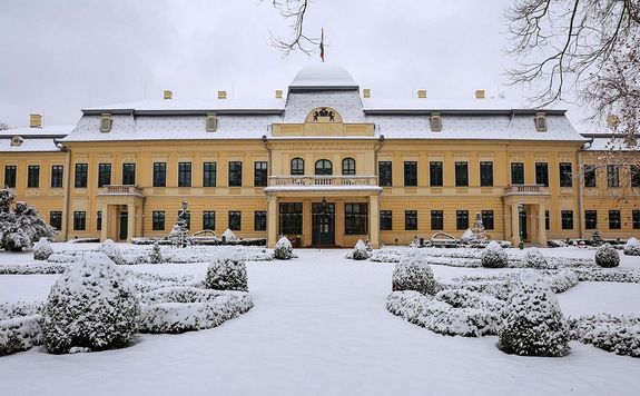 Az �vezredek eml�kezete Gyul�n c�m� k�tetet h�tf�n mutatt�k be, sajt�t�j�koztat�n, a Gyulai Alm�sy-kast�ly L�togat�k�zpontban. K�p: Gyulai Alm�sy-kast�ly L�togat�k�zpont Facebook-oldala   