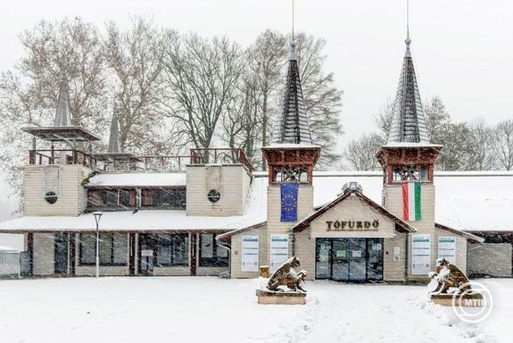 A hévízi tófürdő, gyógyfürdő és kórház komplex fejlesztésére tervpályázatot írtak ki 2026. február 20-án. A képen a komplexum, ezen a napon. Kép: MTI / Katona Tibor A hévízi tófürdő, gyógyfürdő és kórház komplex fejlesztésére tervpályázatot írtak ki 2026. február 20-án. A képen a komplexum, ezen a napon. Kép: MTI / Katona Tibor