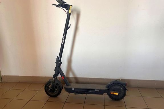 A rend�r�k m�rcius 3-�n, el��ll�tott�k �s kihallgatt�k a fiatalt, azt �ll�totta, hogy k�t rollert odaadott annak, akinek tartozott. A legut�bb elemeltet megtal�lt�k n�la �s lefoglalt�k. K�p: B�k�s V�rmegyei Rend�r-f�kapit�nys�g