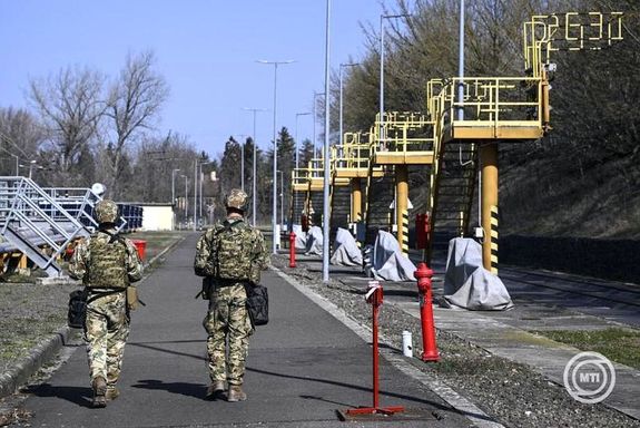  Katon�k j�r�r�znek l�rinci M�travid�ki Er�m� ter�let�n, 2026. m�rcius 9-�n. K�p: MTI / Bodn�r Bogl�rka