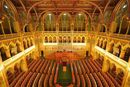Az alakul� �l�st szombaton, 10 �rakor nyitja meg Sulyok Tam�s k�zt�rsas�gi eln�k. A k�pen az Orsz�gh�z �l�sterme. K�p: parlament.hu