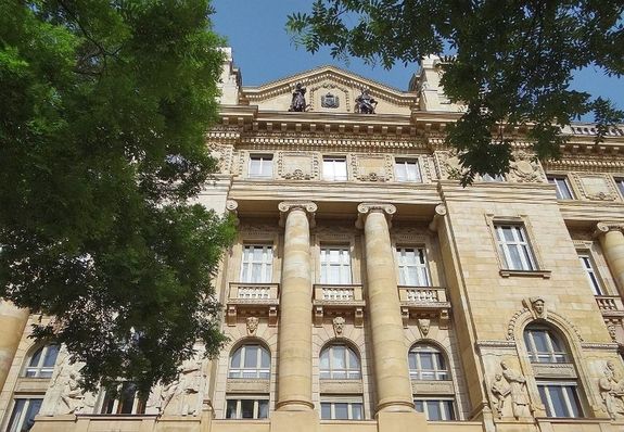 A Magyar Nemzeti Bank épülete, Budapesten. Kép forrása: Köztérkép A Magyar Nemzeti Bank épülete, Budapesten. Kép forrása: Köztérkép