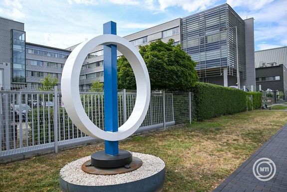 A Médiaszolgáltatás-támogató és Vagyonkezelő Alap – MTVA – budapesti, Kunigunda úti székháza 2026. július 7-én, amikor elsötétült az M1 képernyője és a Kossuth Rádió helyén, a Bartók Rádió műsora hallható. Kép: MTI / Illyés Tibor A Médiaszolgáltatás-támogató és Vagyonkezelő Alap – MTVA – budapesti, Kunigunda úti székháza 2026. július 7-én, amikor elsötétült az M1 képernyője és a Kossuth Rádió helyén, a Bartók Rádió műsora hallható. Kép: MTI / Illyés Tibor