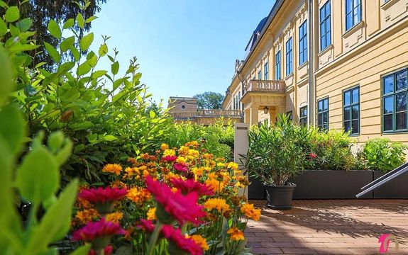 A hőmérséklet csúcsértéke ismét 30 Celsius-fok felett alakul. A napos-gomolyfelhős időben záporok, zivatarok kialakulhatnak. A képen a Gyulai Almásy-kastély Látogatóközpont. Kép forrása: Gyulai Almásy-kastély Látogatóközpont Facebook-oldala A hőmérséklet csúcsértéke ismét 30 Celsius-fok felett alakul. A napos-gomolyfelhős időben záporok, zivatarok kialakulhatnak. A képen a Gyulai Almásy-kastély Látogatóközpont. Kép forrása: Gyulai Almásy-kastély Látogatóközpont Facebook-oldala