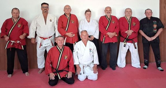  Csak�gy, mint tavaly, az id�n is Abas�ron, a Tekeres Dojo edz�term�ben tartotta a Magyar Harcm�v�sz Nagymesterek Tan�csa szakmai szemin�rium�t. K�p forr�sa: Szerz�