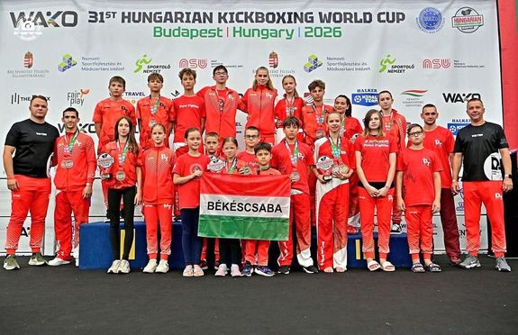 A kor�bbi �vekhez hasonl�an, legnagyobb l�tsz�mban, a B�k�scsabai JALTE - Debreczeni team csapata indult a vil�gkup�n