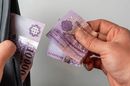 Miut�n a 35 �ves f�rfi t�vozott, a k�nny� s�r�l�st szenvedett h�zigazda akkor l�tta, hogy hi�nyzik t�bb t�zezer forintja. A k�p illusztr�ci�. K�p: Shutterstock   