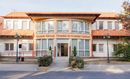  �nnep�lyes keretek k�z�tt adt�k �t p�nteken, a MATE szarvasi Tessedik S�muel Oktat�si �s Kutat�si Centrum�t. Az �j oktat�si �p�let hossz� t�von szolg�lja majd Szarvason, a fels�oktat�st, a szakemberk�pz�st �s az egyetemi k�z�ss�get. Forr�s �s k�p: mateuniversity / Facebook