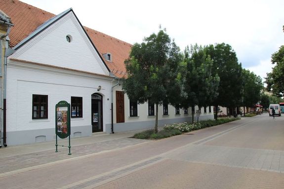A Krs-vidki Vzgyi Igazgatsg mzeuma, a Tjvzhz plete, a Vroshz utcban. Kp forrsa: KVIZIG kzssgi oldala