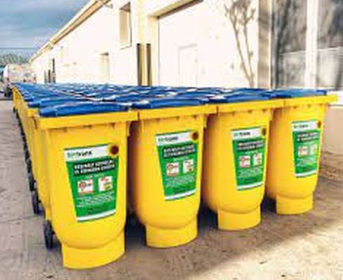  A használt sütőolaj gyűjtésére speciális kukákat telepítenek az önkormányzatok kérésére, adott helyszínekre. Kép forrása: biotrans.hu