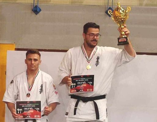 Varju Csaba (Nintai Kyokushin Karate Egyeslet, Sarkad) ezstrmet szerzett. Kp forrsa: Szerz   