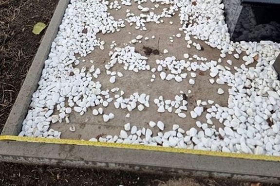 jonnan kszlt sremlk krl tnt el a dszk nagy rsze, Vsztn. Kp: Police.hu   