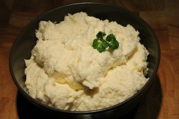 A tormakrmet besamelmrtssal, sajtkrmmel keverjk ki. Kp forrsa: Pinterest