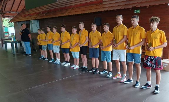 k tizenketten, akik az v folyamn a legjobb teljestmnyt nyjtottk a klnbz korosztlyokban, kivl hozzllssal, szmottev fejldssel. Kp: Szerz   