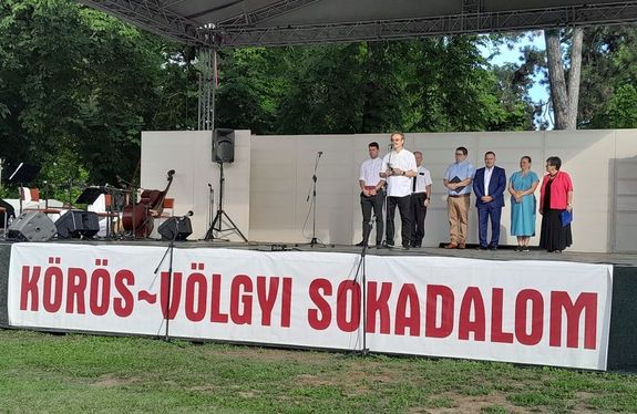  A Krs-vlgyi Sokadalom s a Gyulai Vrsznhz 61. vadnak jnius 28-i, nneplyes megnyitja. Kp forrsa: Bks Megyei Npmvszeti Egyeslet Facebook-oldala