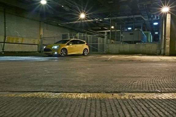  Maki autszerel mhely udvarrl, jszaka loptk el a Renault Clio autt. A kp illusztrci. Kp: Depositphotos   
