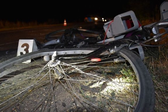 Meghalt az ton htfn, este, elgzolt, battonyai, kerkpros fi. Kp: Police.hu