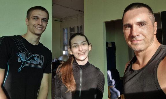 A Bks vrmegyei kick-box kzdelmi vlogatottak. A msodik kpen a formagyakorlatosok s Puravecz Pter edz-szvetsgi kapitny. Kpek forrsa: Szerz