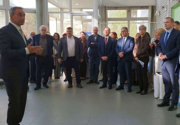 A legkorszerbb sugrterpis kezelst nyjtjk mostantl a Bks Vrmegyei Kzponti Krhz gyulai onkolgiai centrumban. Kpek forrsa: dr. Grgnyi Ern polgrmester Facebook-oldala)   