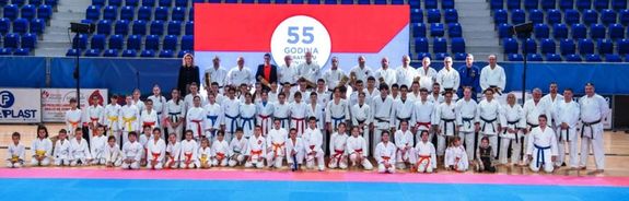 Vajdasgban, Nagybecskereken, 55 ves a karate. Jubileumi edzssel nnepeltek. Kp forrsa: Szerz