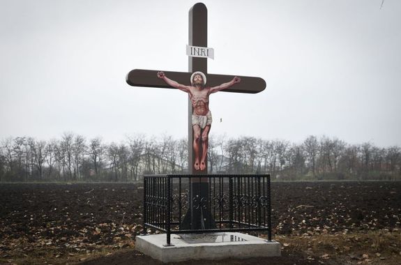 November 28-n, jkgyson, keresztet lltottak s szenteltek a helyi rkvltsg 140. vforduljn. Kp forrsa: Bks Vrmegye nkormnyzatnak Facebook-oldala