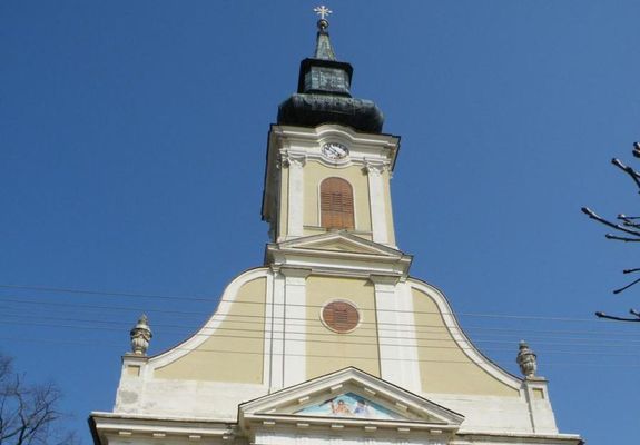 Gyuln, Nmetvroson, a Szent Jzsef Templomban kezddik a megemlkezs janur 12-n, vasrnap, reggel. A kpen a templom homlokzatnak rszlete. Kp forrsa: miserend.hu