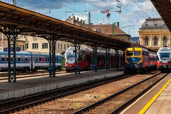 Az grvny szerint, a mozdonyflotta erstsvel, 2026 nyarig, minden msodik mozdony korszer lesz, az IC jratok mintegy 90 szzalka korszer, nagy teljestmny mozdonnyal kzlekedik majd. A kp illusztrci. Kp: Depositphotos