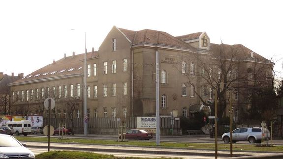 A Bethesda Gyermekkrhz  a Magyarorszgi Reformtus Egyhz Bethesda Gyermekkrhza Budapesten, a XIV. kerletben, a Vrosliget kzelben mkdik. A krhz 0-tl 18 ves korig ltja el a betegeket. A kzp-kelet-eurpai rgiban az egyedli egyhzi fenntarts gyermekkrhz. Forrs: Wikipdia. Kp: Tokai Gbor. Kp forrsa: Wikipdia