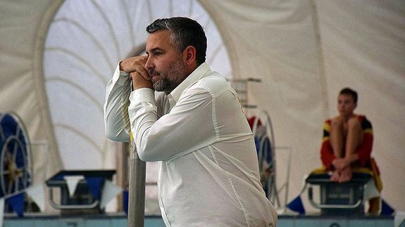 Fodor dm vezetedznknek akadtak sszel gondterhelt pillanatai, de a fotn lthatakkal ellenttben, tbb rmt okoztak csapataink, mint amennyi csaldst. Kp: Such Tams