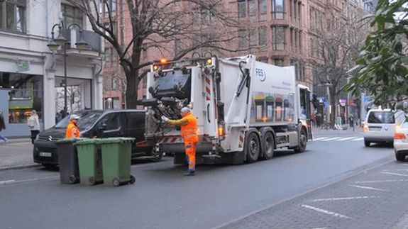 A gyakoribb, kthetenknti elszlltsok 96 vrost, mintegy 1,5 milli lakost rintenek. A jratsrts sorn, a MOHU j kukkat is biztost. A kp illusztrci. Kp: Shutterstock   