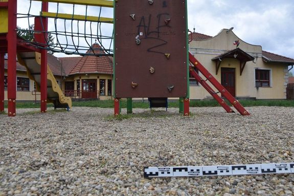 A kt fiatal tbb pletet is megronglt 2024. mrcius 30-n, jszaka, Krstarcsn. Kpek: Police.hu   