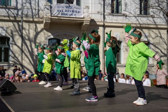 Kpek a KVIZIG vz vilgnapi rendezvnyrl. Kpek forrsa: Krs-vidki Vzgyi Igazgatsg Facebook-oldala
