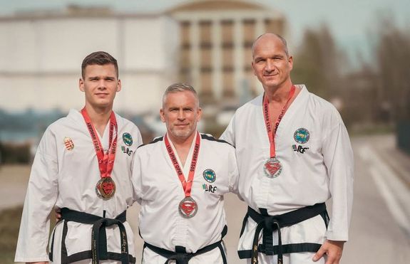 A szarvasi Tth Dojang versenyzi, Bessenyei Domos, Tth Istvn, Bessenyei Ferenc. Kp forrsa: Szerz