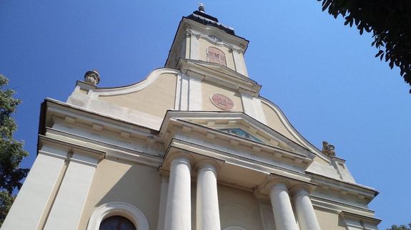  Gyuln, Nmetvroson, a Szent Jzsef Templom homlokzatnak rszlete. Kp: csodalatosmagyarorszag.hu   