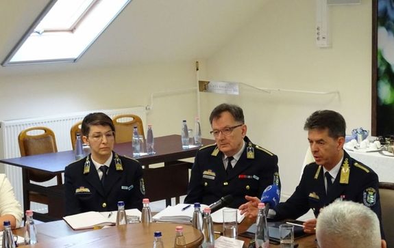 A Bks Vrmegyei Rendr-fkapitnysg 2024. vi tevkenysgrl szmolt be a napokban, a Bks Vrmegyei nkormnyzat Kzgylse eltt, Vrs Ferenc r. dandrtbornok, vrmegyei rendrfkapitny. Kp forrsa: Bks Vrmegyei Rendr-fkapitnysg