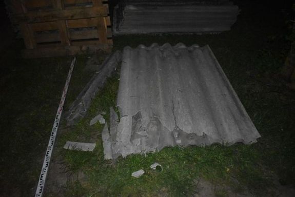  Az utcn ll autban benne volt az indtkulcs, a rszeg fiatal elvitte a jrmvet. Kerts lltotta meg az jjeli Vsztn. Kpek: Police.hu