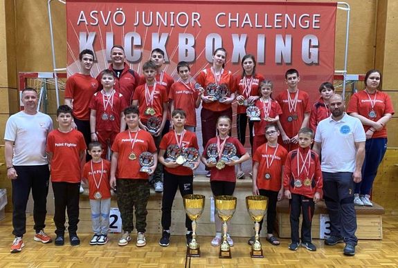 A bkscsabai JALTE Debreczeni Team csapata az ausztriai versenyen. Kp forrsa: Szerz
