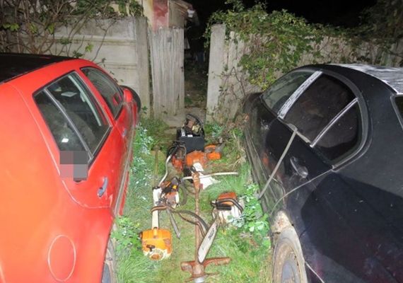 A dobozi, lakatlan hzba az ablakon t jutott be a kt frfi s sszepakoltk a szerszmgpeket. Kp: Police.hu