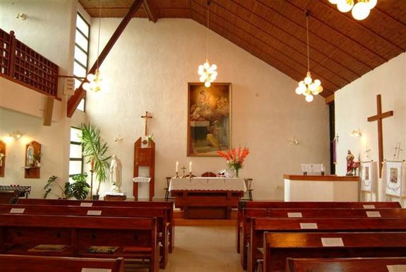 A litri rmai katolikus templom bellrl. Kp forrsa: miserend.hu   