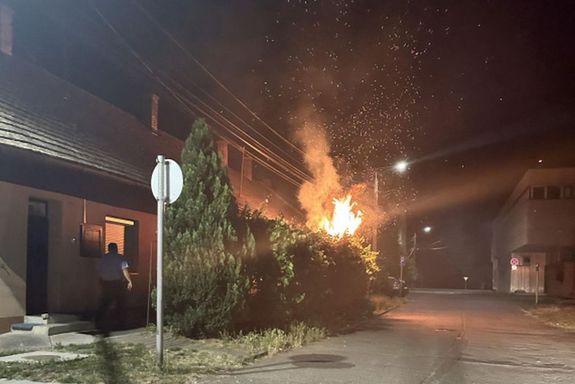 Lngra kapott a tuja Mezkovcshzn, htfn, jjel. Kp forrsa: Bks Vrmegyei Katasztrfavdelmi Igazgatsg