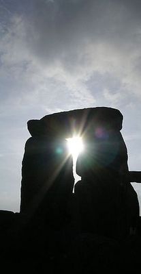 Stonehenge, a bronzkori, csillagszati obszervatrium. A kp 2005. prilis 23-n, reggel, 6 ra 46 perckor kszlt. Kp forrsa: Wikipdia