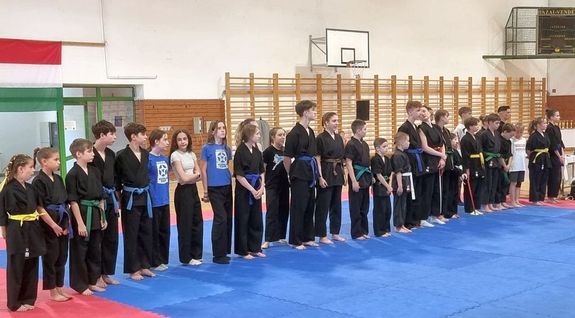 Bks vrmegyben, Szarvason rendeztk meg az utnptls kick-box orszgos bajnoksgot, formagyakorlatban. Kp forrsa: Szerz