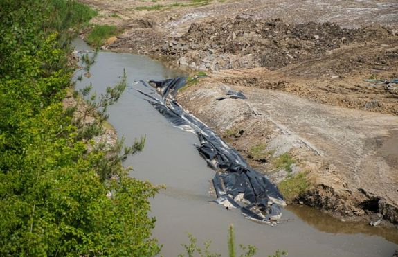 Miutn elkezdtk elterelni a Korond-patakot, jelentsen megntt a skoncentrci a Kis-Kkllben. Kp: Lszl Ildik.  Forrs s kp: Krnikaonline.ro   