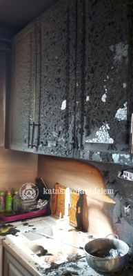 Lngra kapott az tel a fldszintes lakhz konyhjban, cstrtkn, dlutn, Gyuln. Kp forrsa: Bks Vrmegyei Katasztrfavdelmi Igazgatsg
